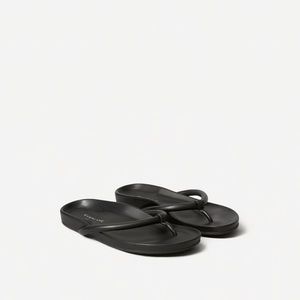 Worn Once Everlane The Form Thong Sandal 9 Black